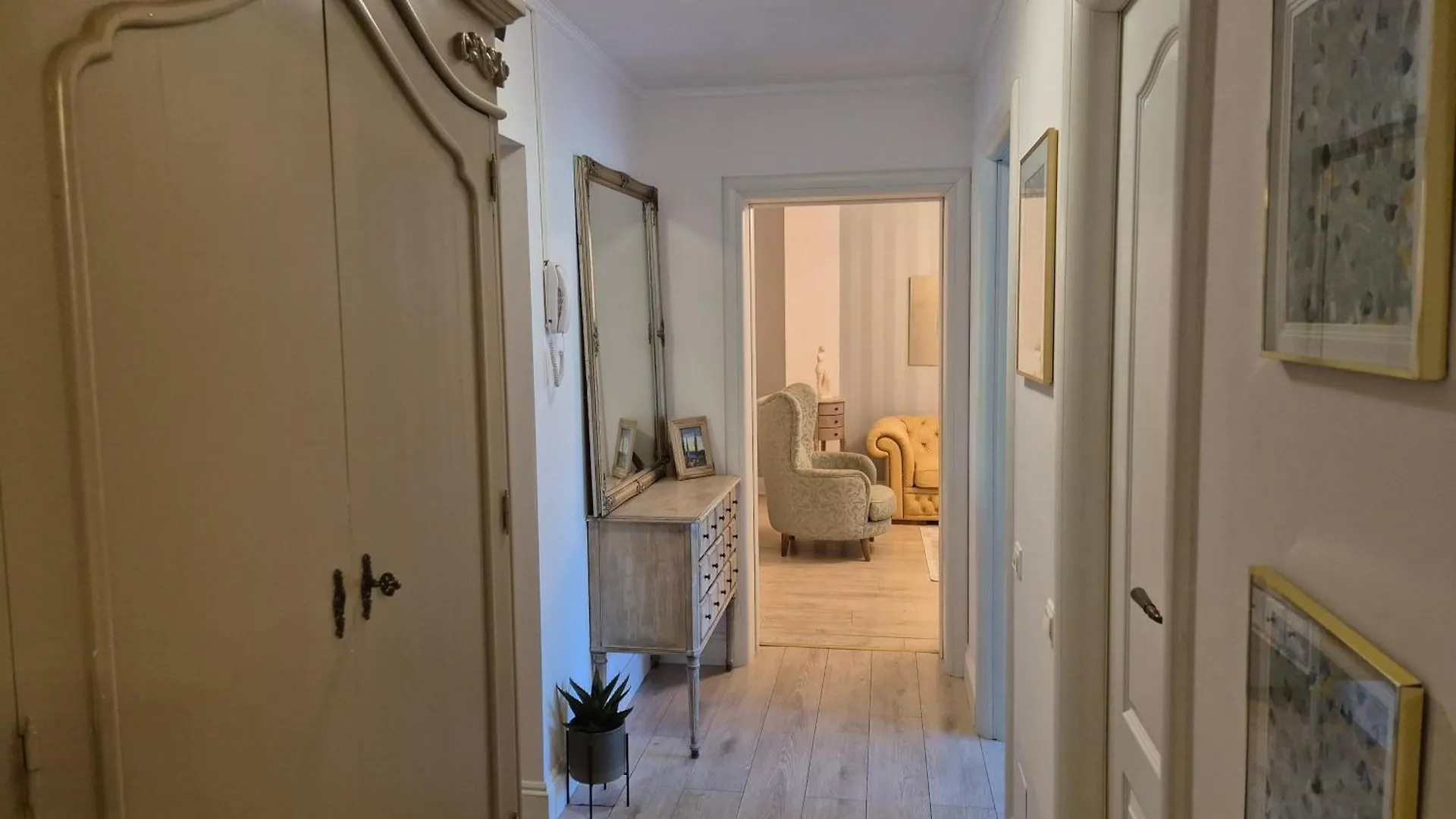 Herastrau Park Luxury Apartment Bukarest