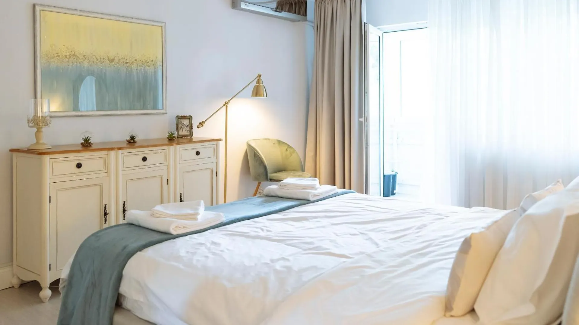 Herastrau Park Luxury Apartment Bukarest